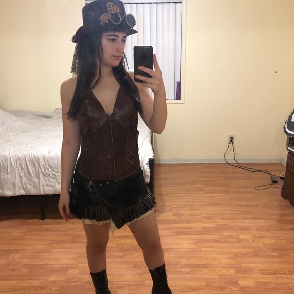 STEAMPUNK HALLOWEEN COSTUME 🎃 🕷 👻 - Picture 4 of 7